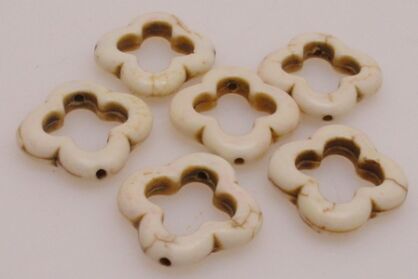 Howlit - kwiatek 20mm - kremowy