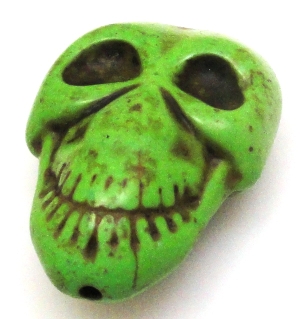 Howlit zielony - na wisior - czaszka 32x22mm