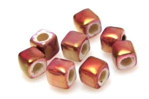 Nakładki na rzemienie i sznurki - kostki 6x6mm - ceramika różowa