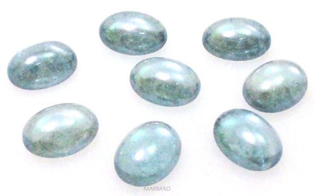 Kaboszon transparentny - owal 7x5mm - kolor akwamarynu