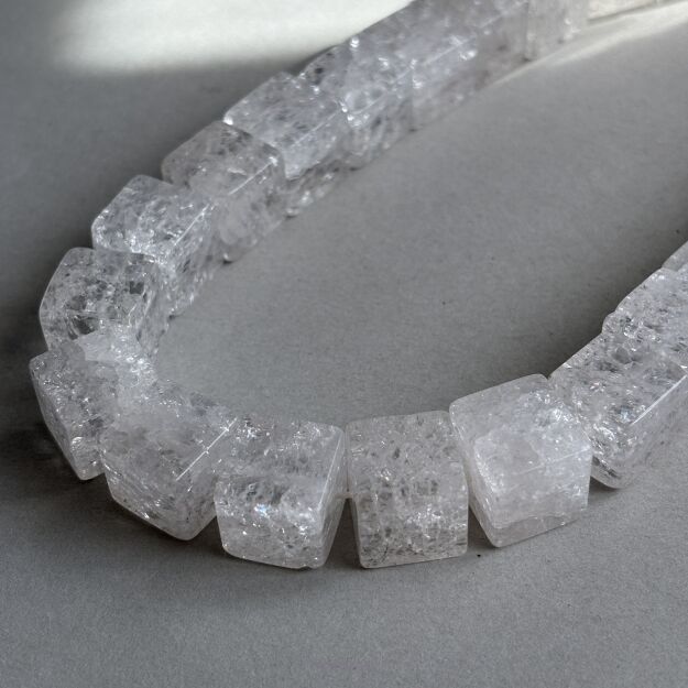 Kryształ górski - kostka nieregularna 16x16mm