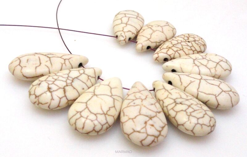 Howlit kremowy - kropla 30x15mm 