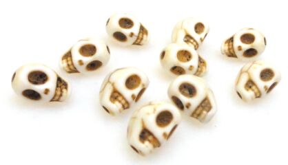 Howlit - czaszka 8x6x6mm - kremowy