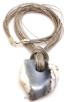 Naszyjnik opal dendrytowy - 45x42x11mm z sznurkami lnianymi