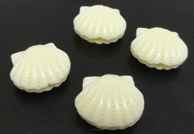 Koral z żywicą - muszla Jakuba 14x16mm