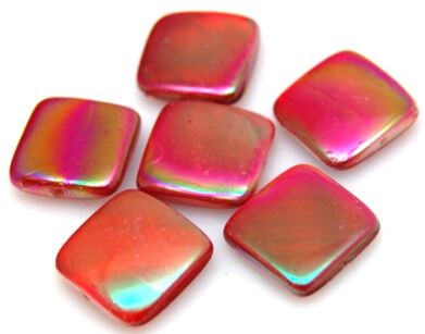 Masa perłowa efekt AB - kwadrat 15x15mm - czerwony