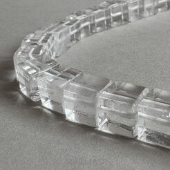 Kryształ górski przejrzysty- kostka nieregularna ok.10x10mm- II GATUNEK