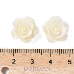 Koral z żywicą - różyczka biała 15mm - 3