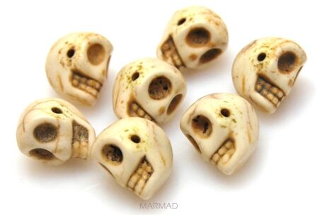 Howlit kremowy - czaszka 13x10mm