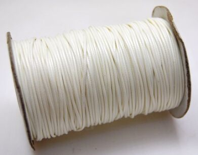 Sznurek woskowany lakierowany - o średnicy 1,5mm - biały