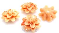 Koral z żywicą - kwiatek dalia 17mm - morelowy - 2