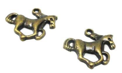 Zawieszka - koń w galopie 20x16mm - antyczny brąz