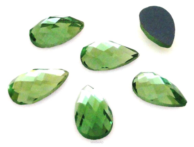 Kaboszon szklany fasetowany - kropla 11x7mm - green
