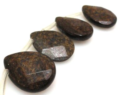 Bronzyt fasetowany - kropla 20x15mm