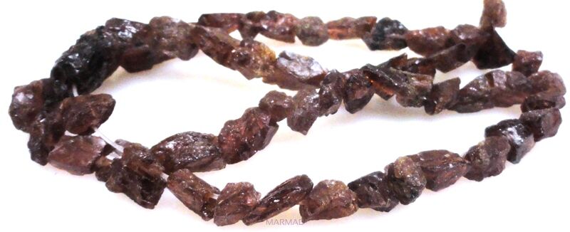 Granat - surowe bryłki, rodzynki