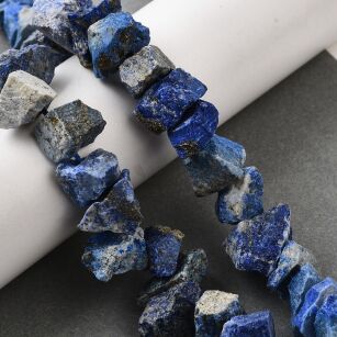 Lapis lazuli z pirytem - surowe kamienie, bryłki - z otworem