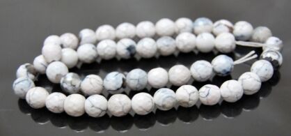 Agat fasetowany biały - kula 7mm