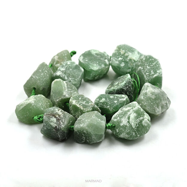 Awenturyn zielony - surowe kamienie- z otworem