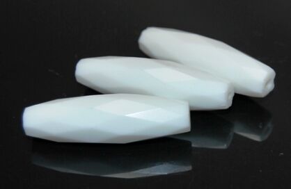 Agat biały fasetowany - na wisior - oliwka 43x12mm - jakość B