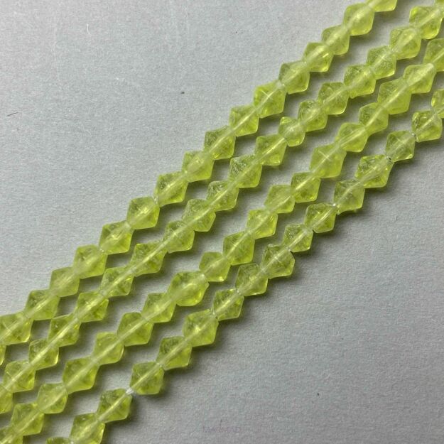 Kryształki fasetowane z efektem- bicone 4x4mm - oliwin matowy