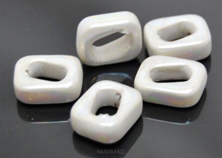 Nakładki na rzemienie i sznurki - 18x15mm - ceramika biała