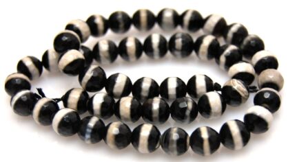 Agat fasetowany biało czarny - kula 8mm