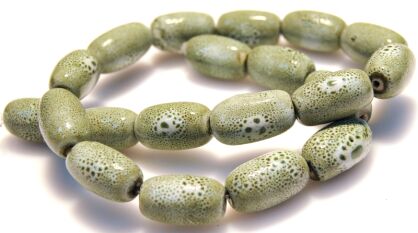 Ceramika nakrapiana - oliwka 20x13mm