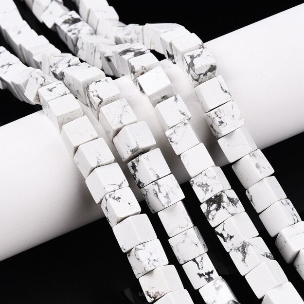 Howlit biały - kostka 8x8mm