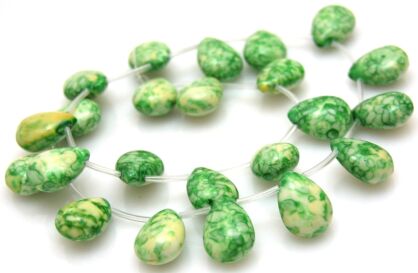 Howlit kwiatowy - kropla 18x13mm