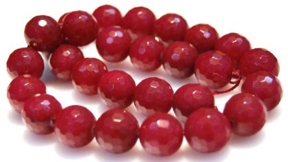 Jadeit fasetowany rubinowy - kula 14mm