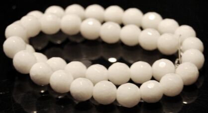 Jadeit fasetowany biały - kula 10mm