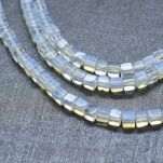 Opal biały (opalit) - kostka 4x4mm - 2
