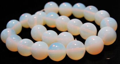 Opal, opalit biały - kula 16mm