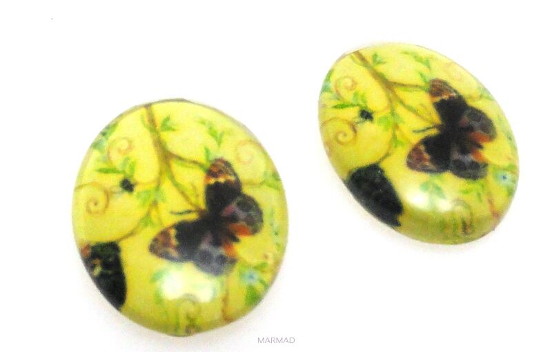 Kaboszon szklany - owal 18x13mm - motyl