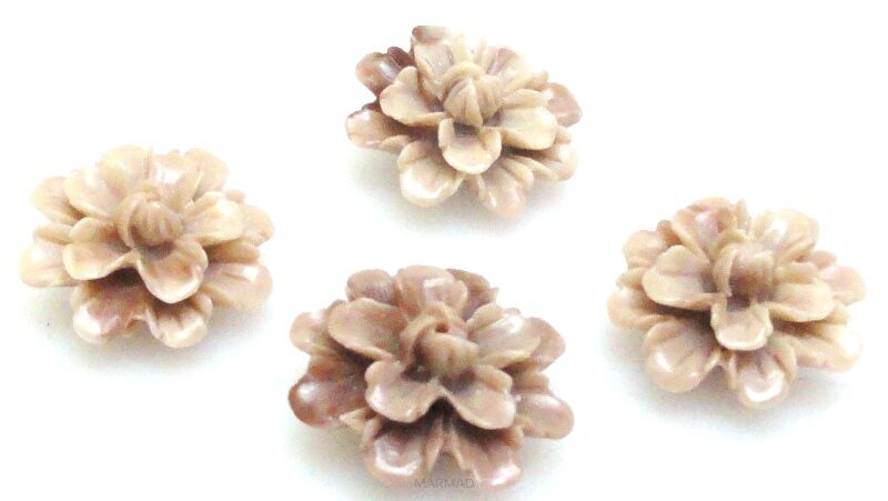 Koral z żywicą - kwiatek dalia 17mm - brązowy