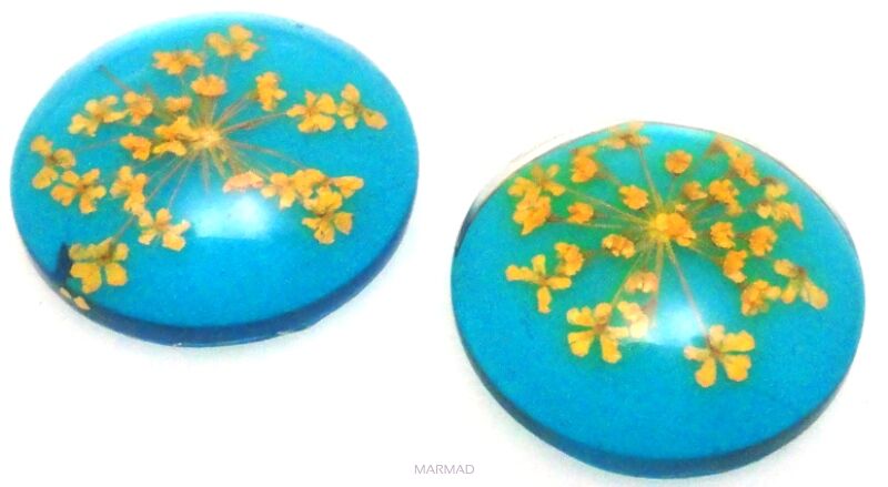 Kaboszon - moneta 20mm - zasuszone kwiaty - niebieski