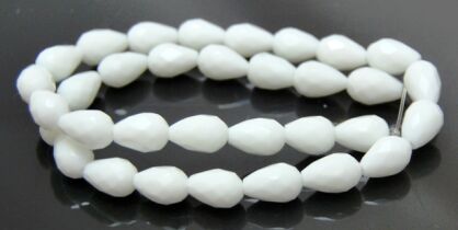 Agat biały fasetowany - kropla 15x10mm