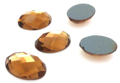 Kaboszon szklany fasetowany - owal 13x9mm - topaz brown