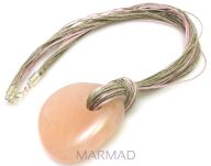 Naszyjnik kwarc różowy 50x45x13mm z sznurkami lnianymi