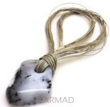Naszyjnik opal dendrytowy - 56x42x13mm z sznurkami lnianymi