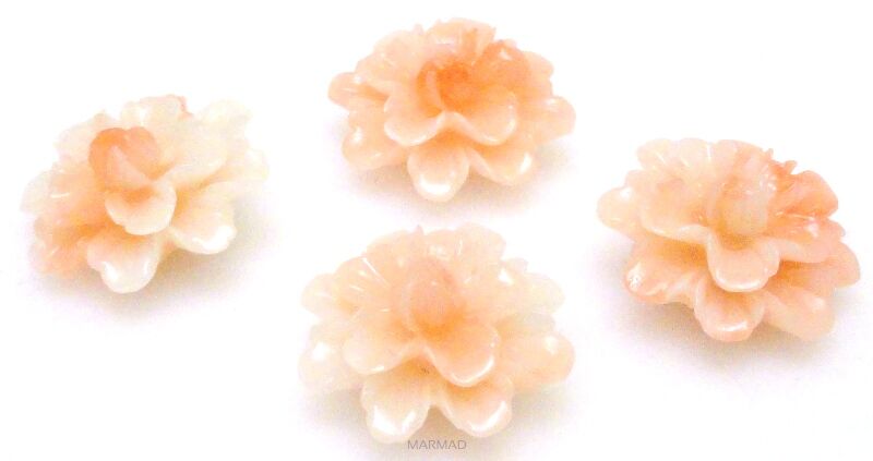 Koral z żywicą - kwiatek dalia 17mm - jasno różowy
