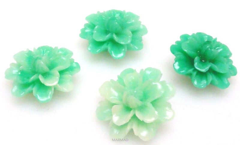 Koral z żywicą - kwiatek dalia 17mm - zielony