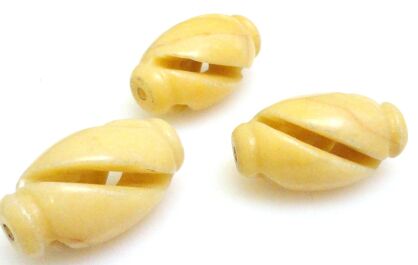 Jadeit - baryłka ażurowa nacinana 25x15mm