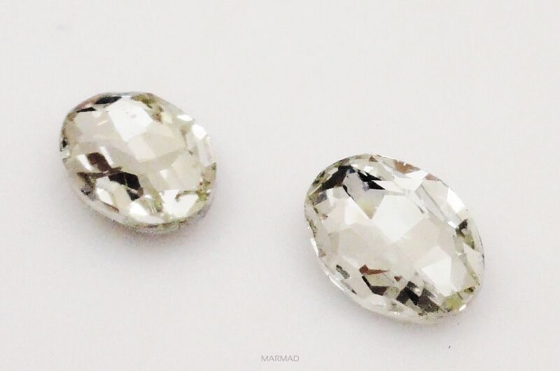 Kaboszon szklany fasetowany - owal 18x13mm - crystal