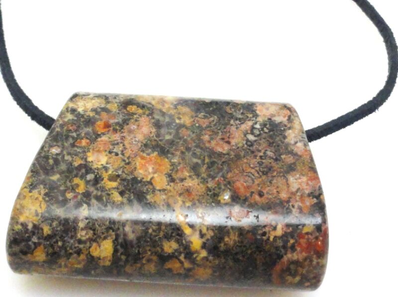 Jaspis leopard - na wisior - trapez 43x31x17mm