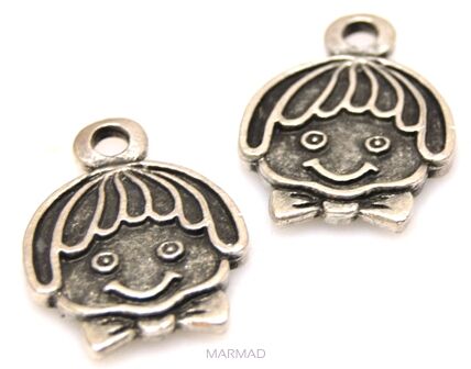 Zawieszka dziewczynka 28x20mm - srebrzona próba 999