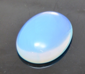 Kaboszon - opal, opalit - owal 40x30mm